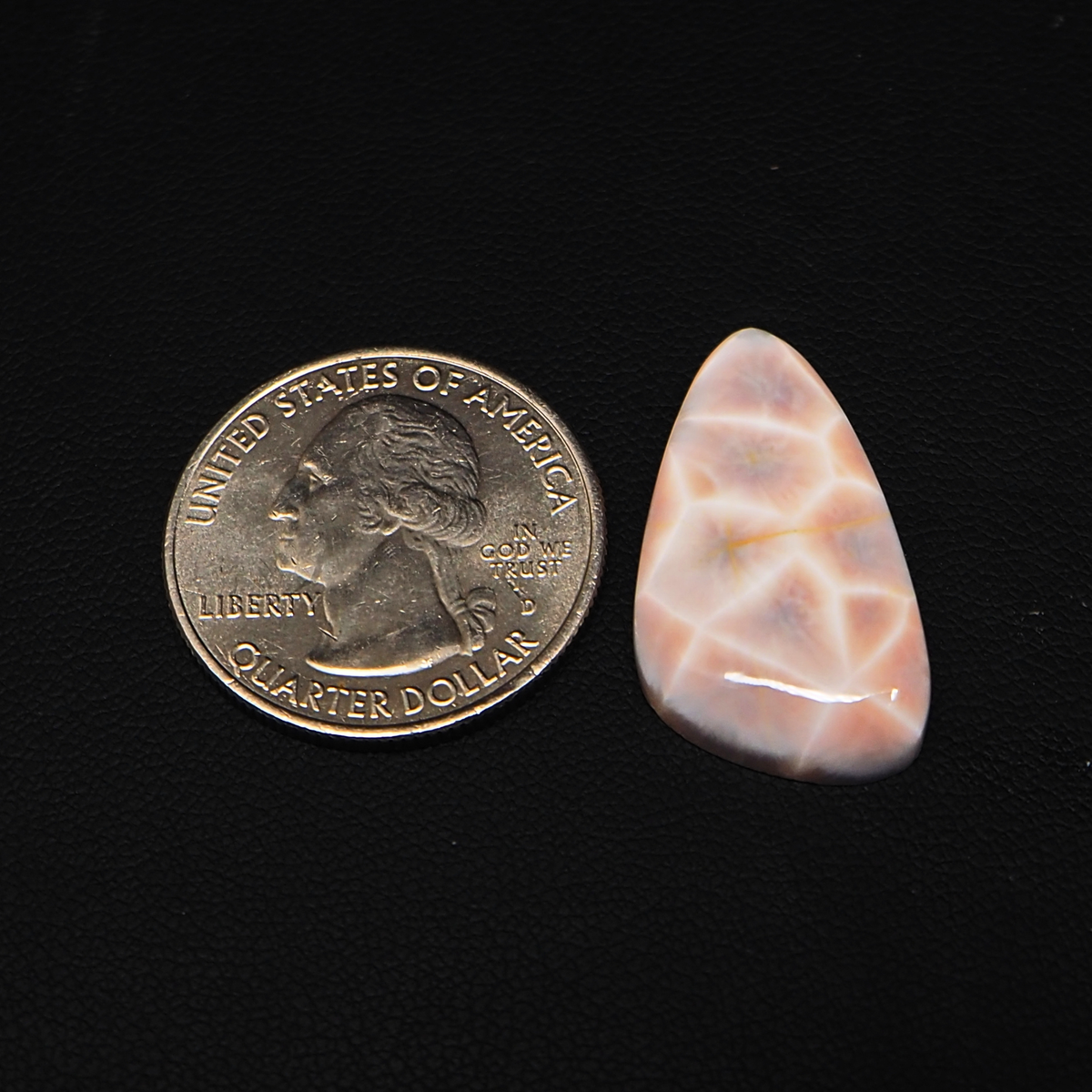 Natural Pink Natrolite (Thomsonite) Freeform Cabochon 26x15x5mm 13.5ct - view 1 - Pedra Gems