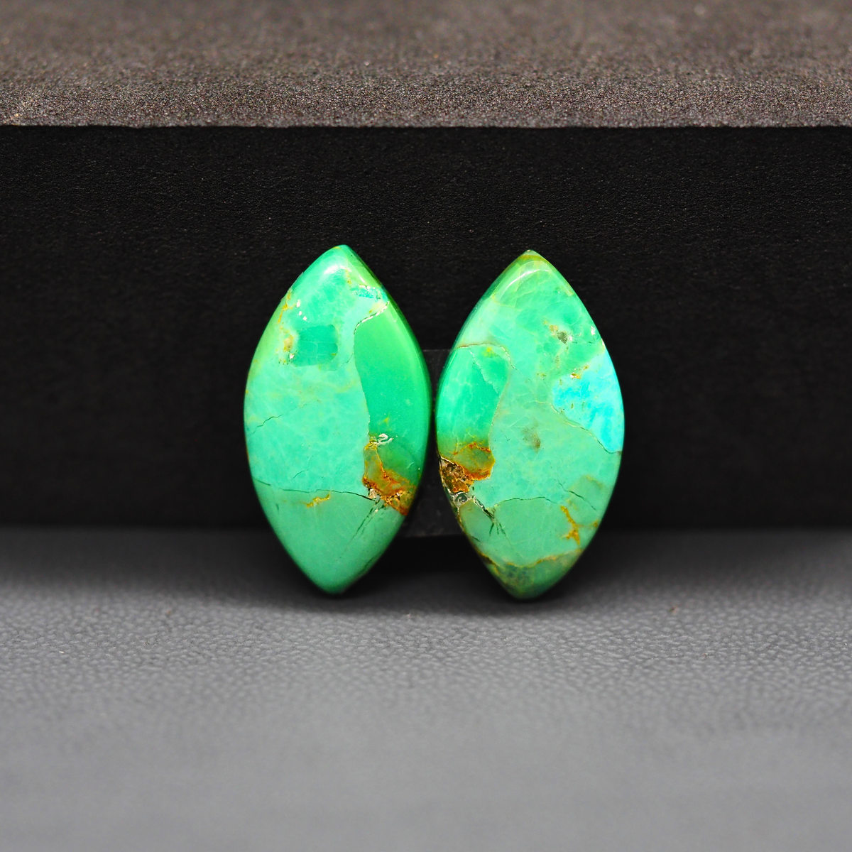 Mohave Mojave turquoise composite pair 20x12x4mm 12.5ct marquise navette cabochon Kingman - photo 2