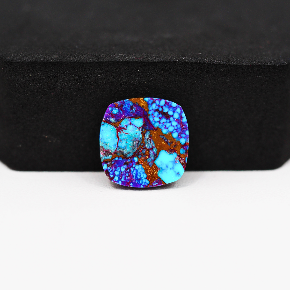 Stabilized Purple Mohave (Mojave) Turquoise Cushion Cabochon 15x15x3mm 7.5ct - purple with blue Kingman turquoise nuggets and bronze veining - Pedra Gems.