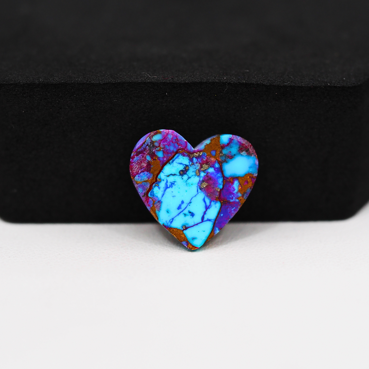 Stabilized Purple Mohave (Mojave) Turquoise Heart Cabochon 15x16x3mm 7.5ct - purple with blue Kingman turquoise nuggets and bronze veining - Pedra Gems.