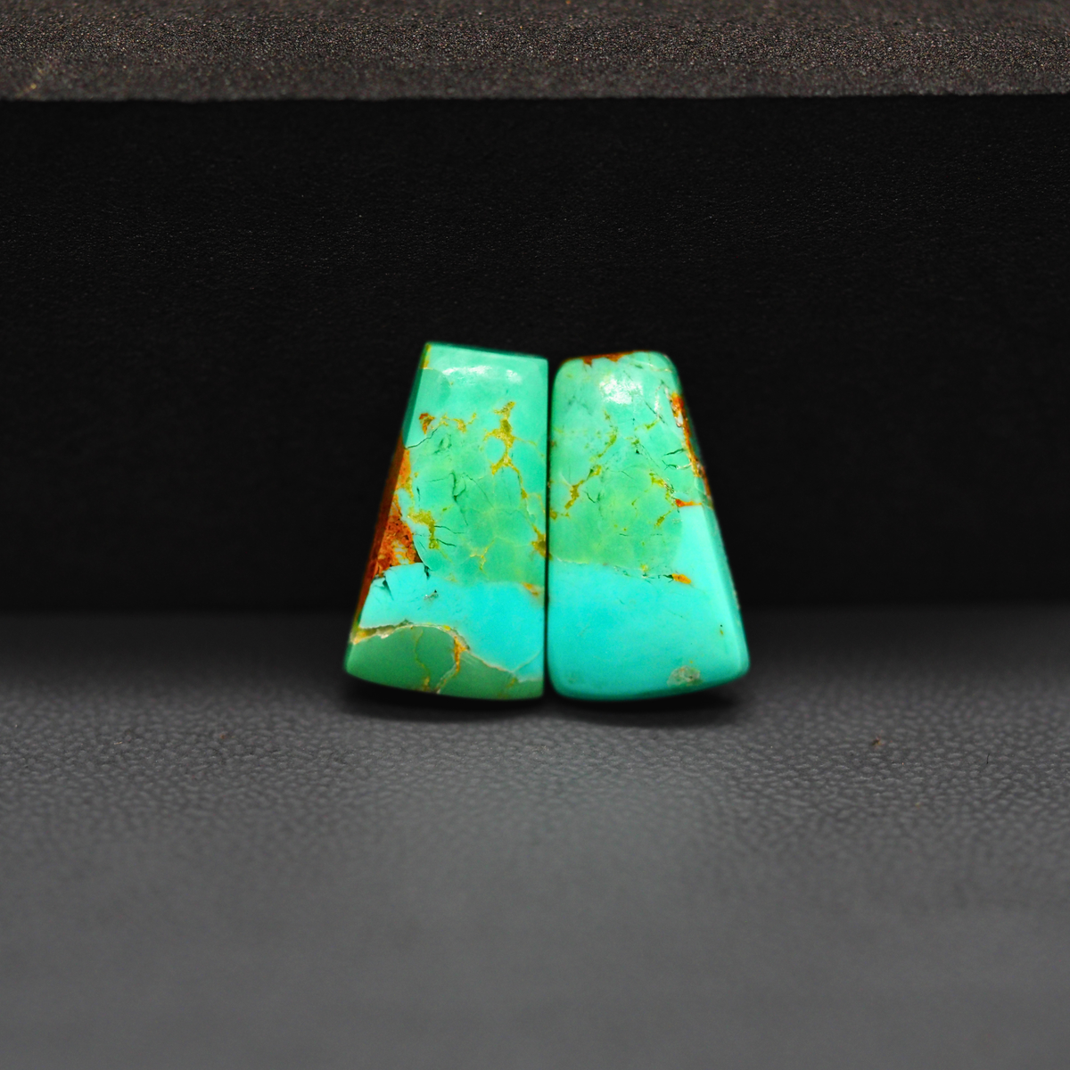 Mohave Mojave turquoise composite pair 15x8x3mm 8ct trapezoid cabochon Kingman - photo 2