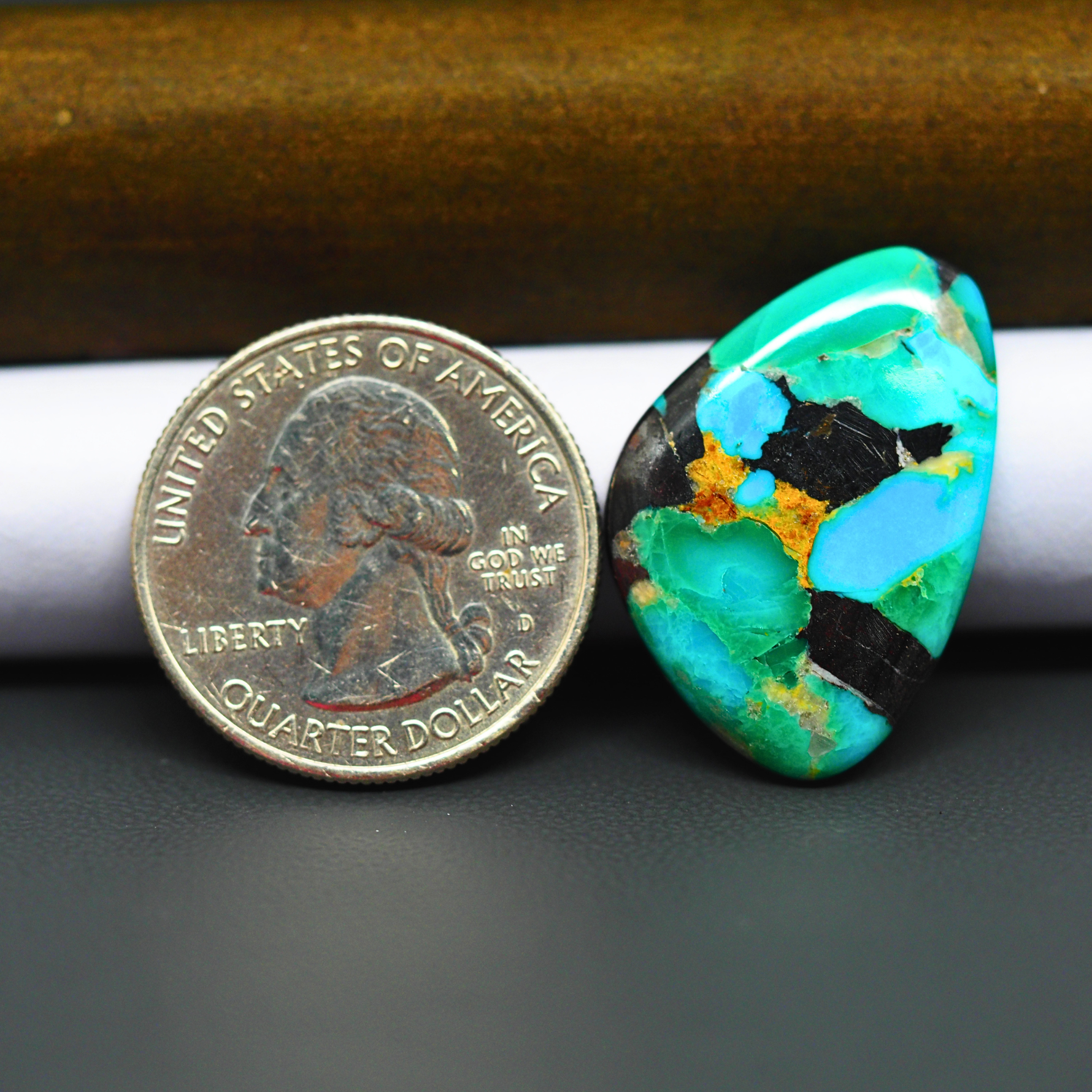 Mohave Turquoise & White Buffalo Freeform Cabochon 20x19mm 15.5ct - Green and Blue with Black Veining - Pedra Gems