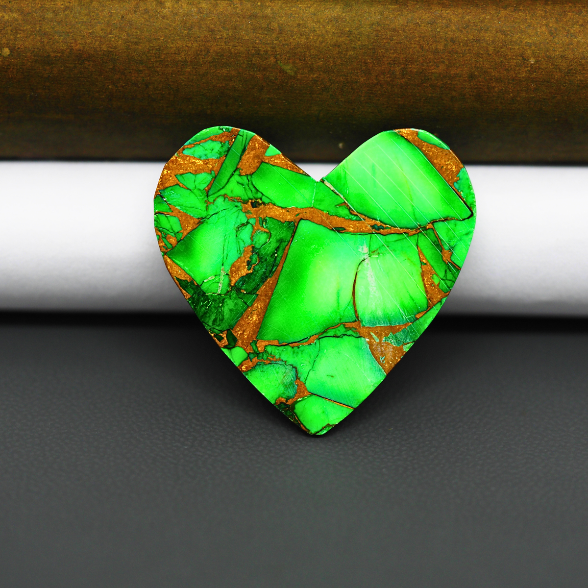 Natural Emerald Dahlia Heart Cabochon 30x29mm 31.5ct - vivid green with copper matrix, ships to Europe, Japan, Canada, Australia, NZ & worldwide - Pedra Gems.