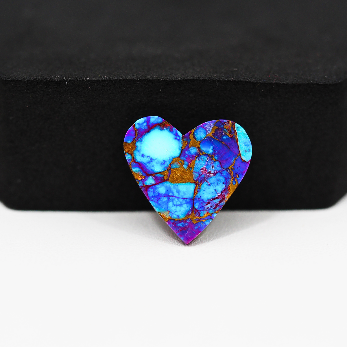 Stabilized Purple Mohave (Mojave) Turquoise Heart Cabochon 17x17x4mm 10.5ct - purple with blue Kingman turquoise nuggets and bronze veining - Pedra Gems.
