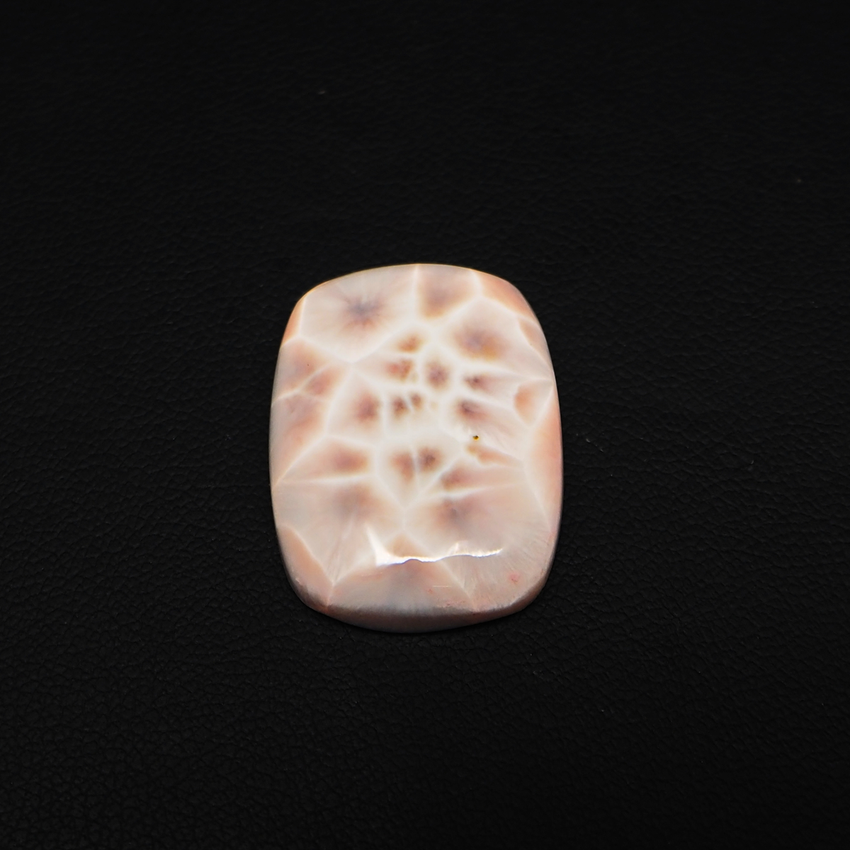 Natural Pink Natrolite (Thomsonite) Cushion Cabochon 24x18x7mm 23ct - view 2 - Pedra Gems