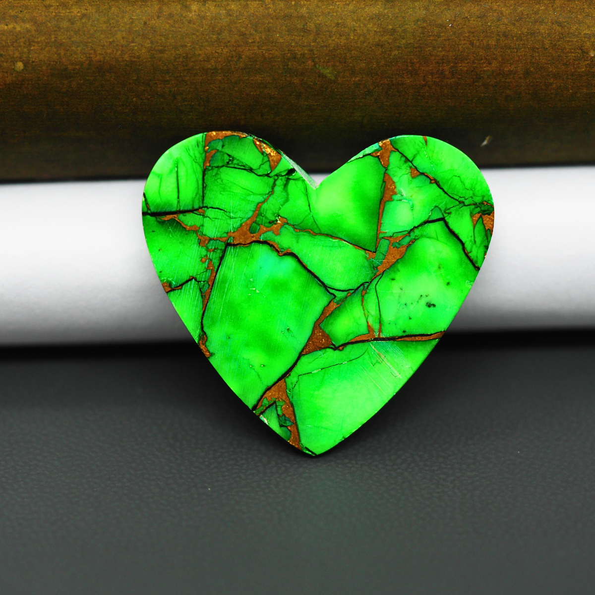 Natural Emerald Dahlia Heart Cabochon 29x30mm 27ct - vivid green with copper matrix, ships to Europe, Japan, Canada, Australia, NZ & worldwide - Pedra Gems.