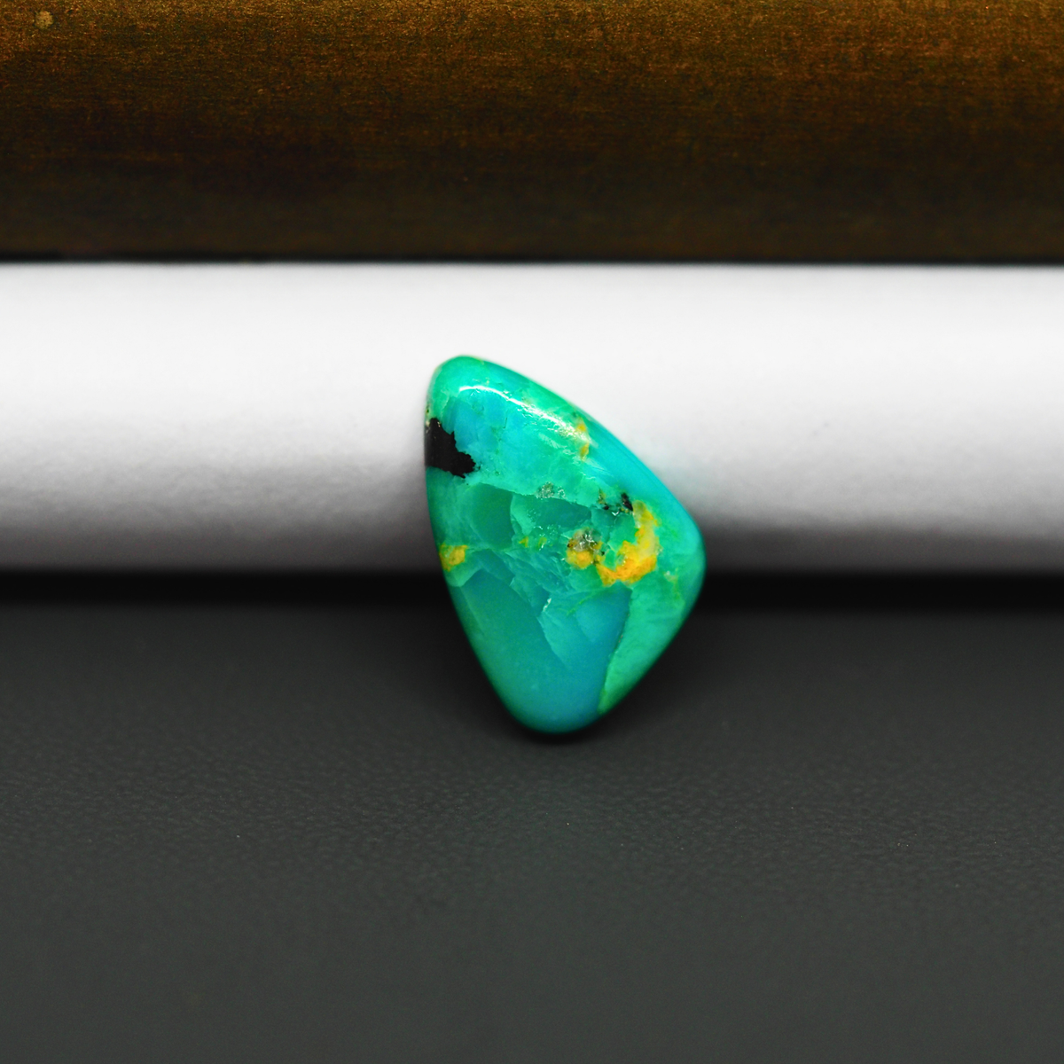 Mohave Turquoise & White Buffalo Freeform Cabochon 18x12mm 6ct - Green and Blue with Yellow Matrix - Pedra Gems