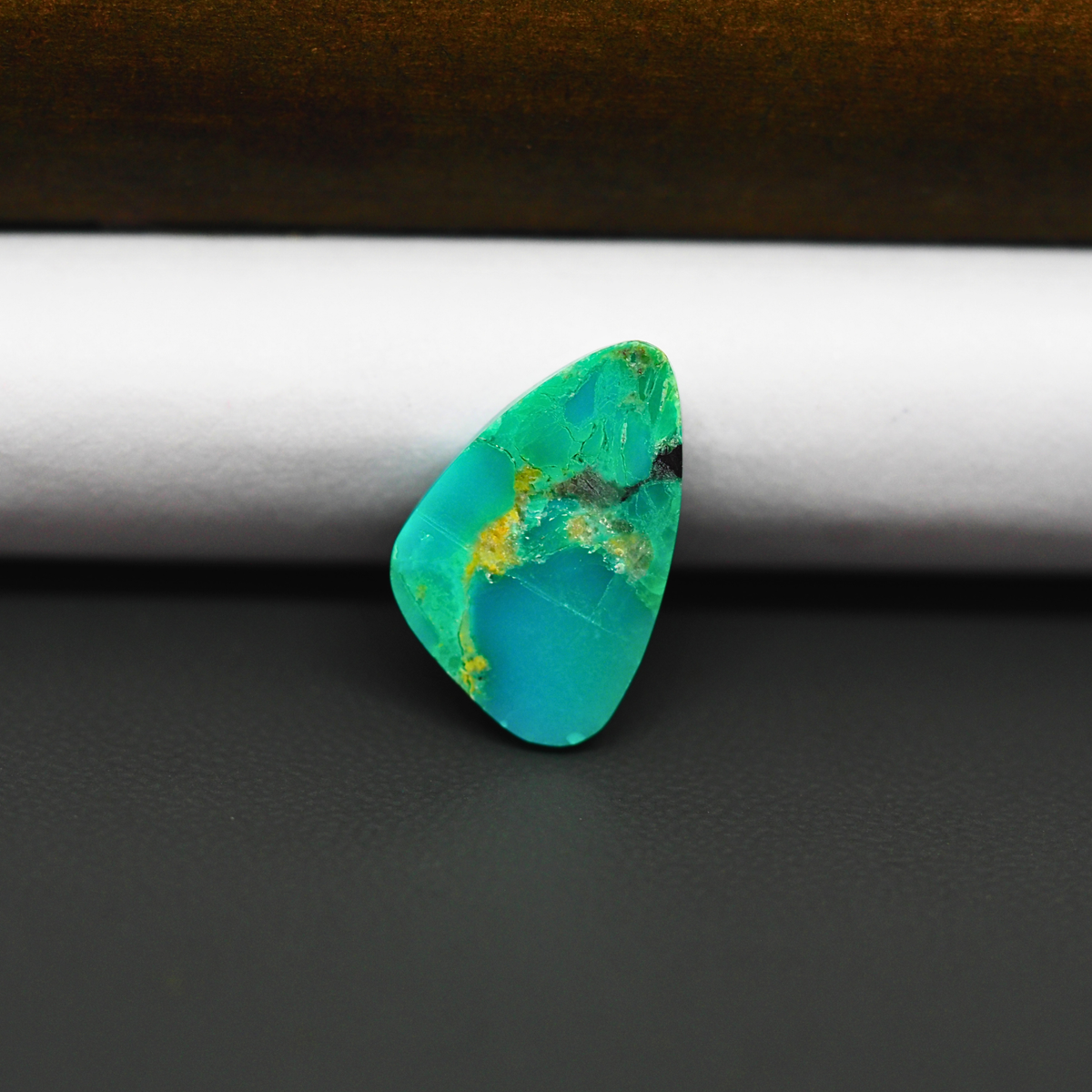 Mohave Turquoise & White Buffalo Freeform Cabochon 18x12mm 6ct - Green and Blue with Yellow Matrix - Pedra Gems