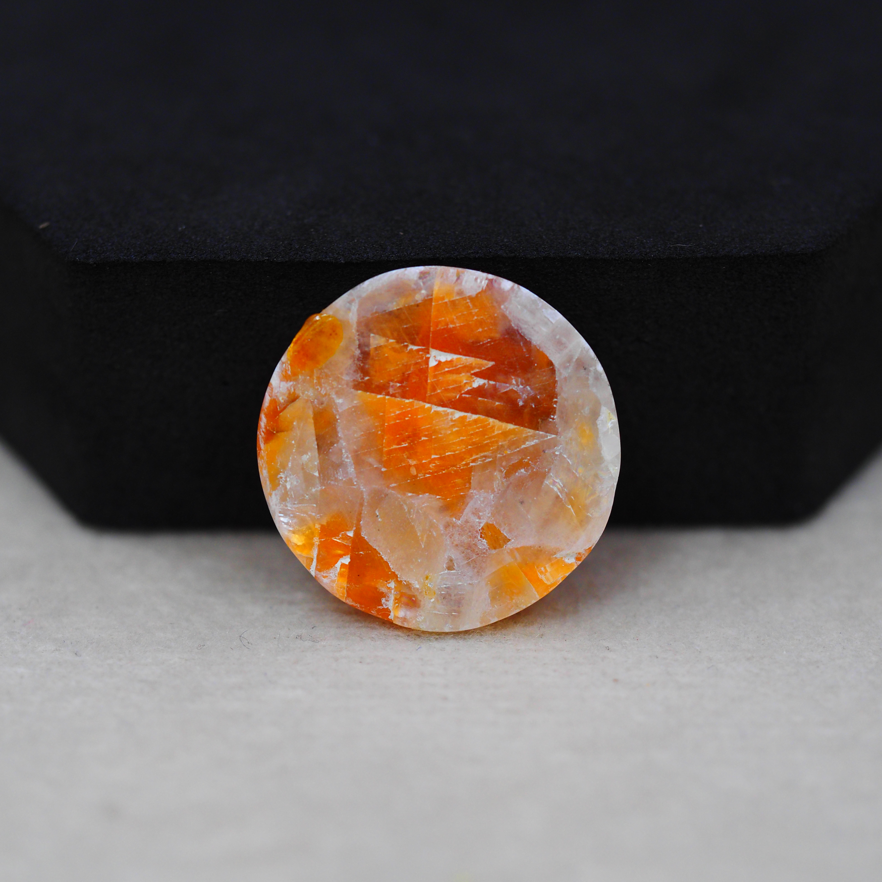 Natural Orange Calcite Round Cabochon 22x22mm 19.5ct - warm honey-orange - Pedra Gems.