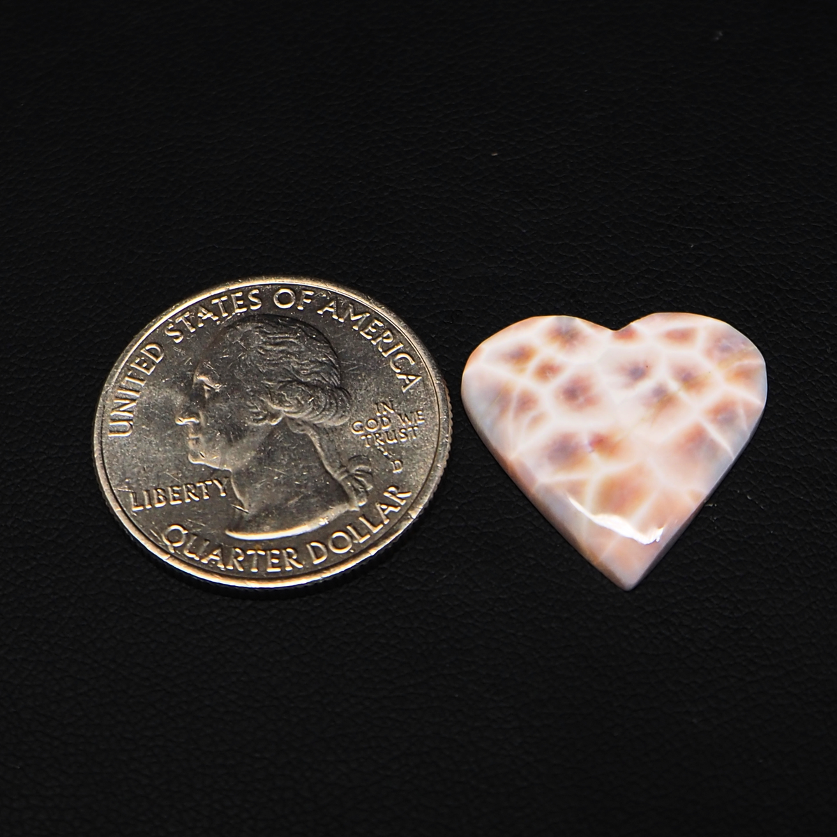 Natural Pink Natrolite (Thomsonite) Heart Cabochon 21x19x5mm 11.5ct - view 1 - Pedra Gems