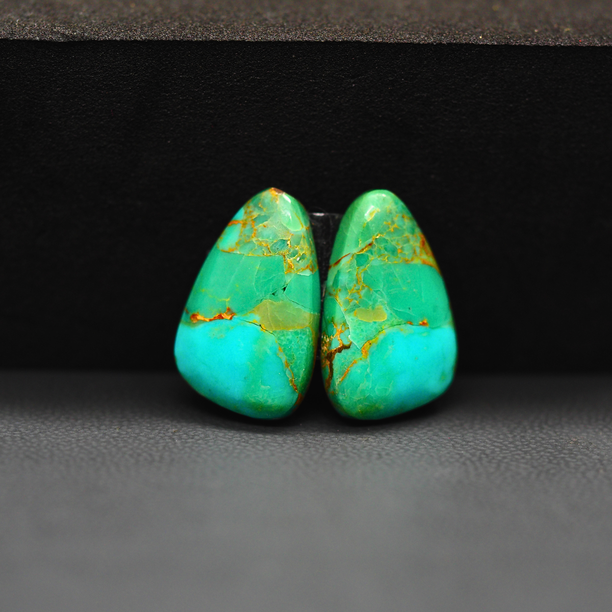 Mohave Mojave turquoise composite pair 18x11x4mm 12.5ct freeform cabochon Kingman - photo 2