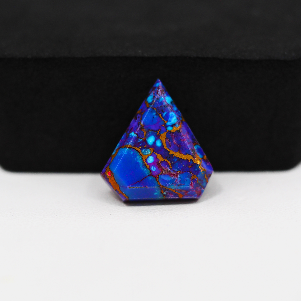 Stabilized Purple Mohave (Mojave) Turquoise Freeform Cabochon 19x15x5mm 11.5ct - purple with blue Kingman turquoise nuggets and bronze veining - Pedra Gems.