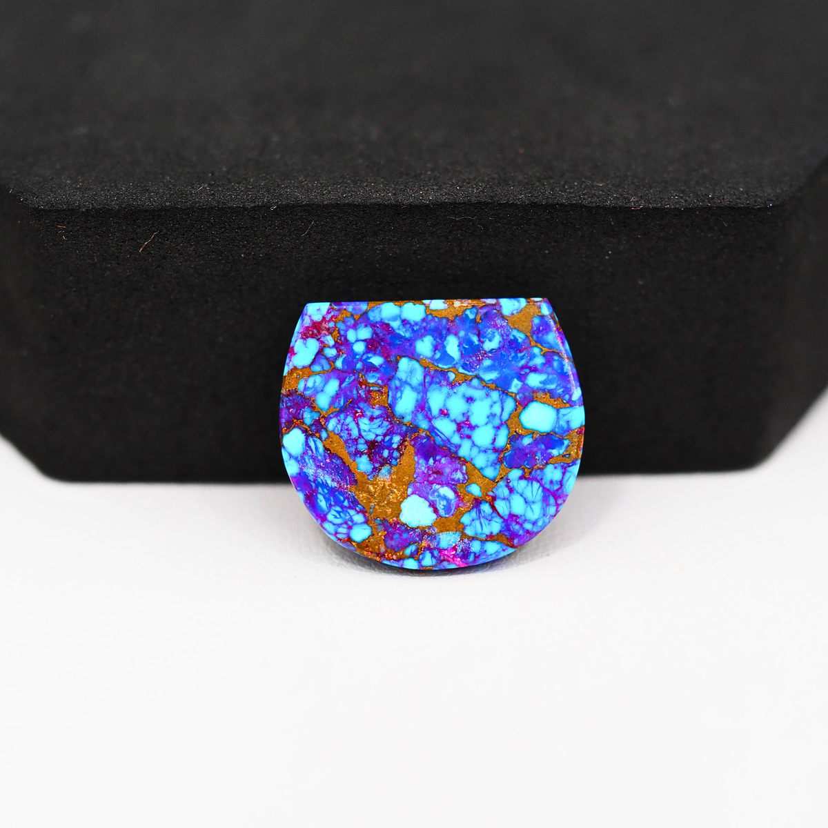 Stabilized Purple Mohave (Mojave) Turquoise Freeform Cabochon 17x19x3mm 13ct - purple with blue Kingman turquoise nuggets and bronze veining - Pedra Gems.