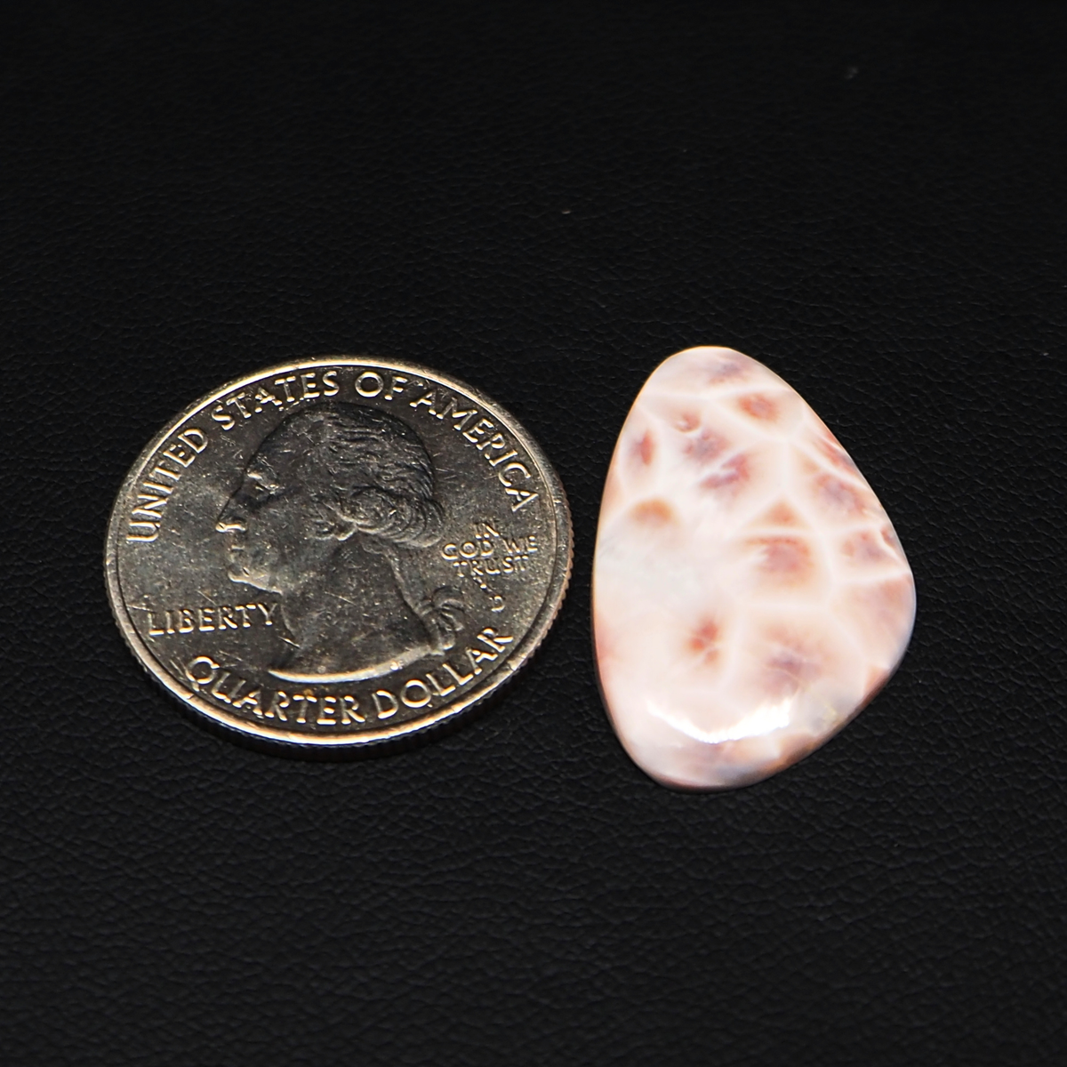 Natural Pink Natrolite (Thomsonite) Freeform Cabochon 26x17x4mm 11.5ct - view 1 - Pedra Gems
