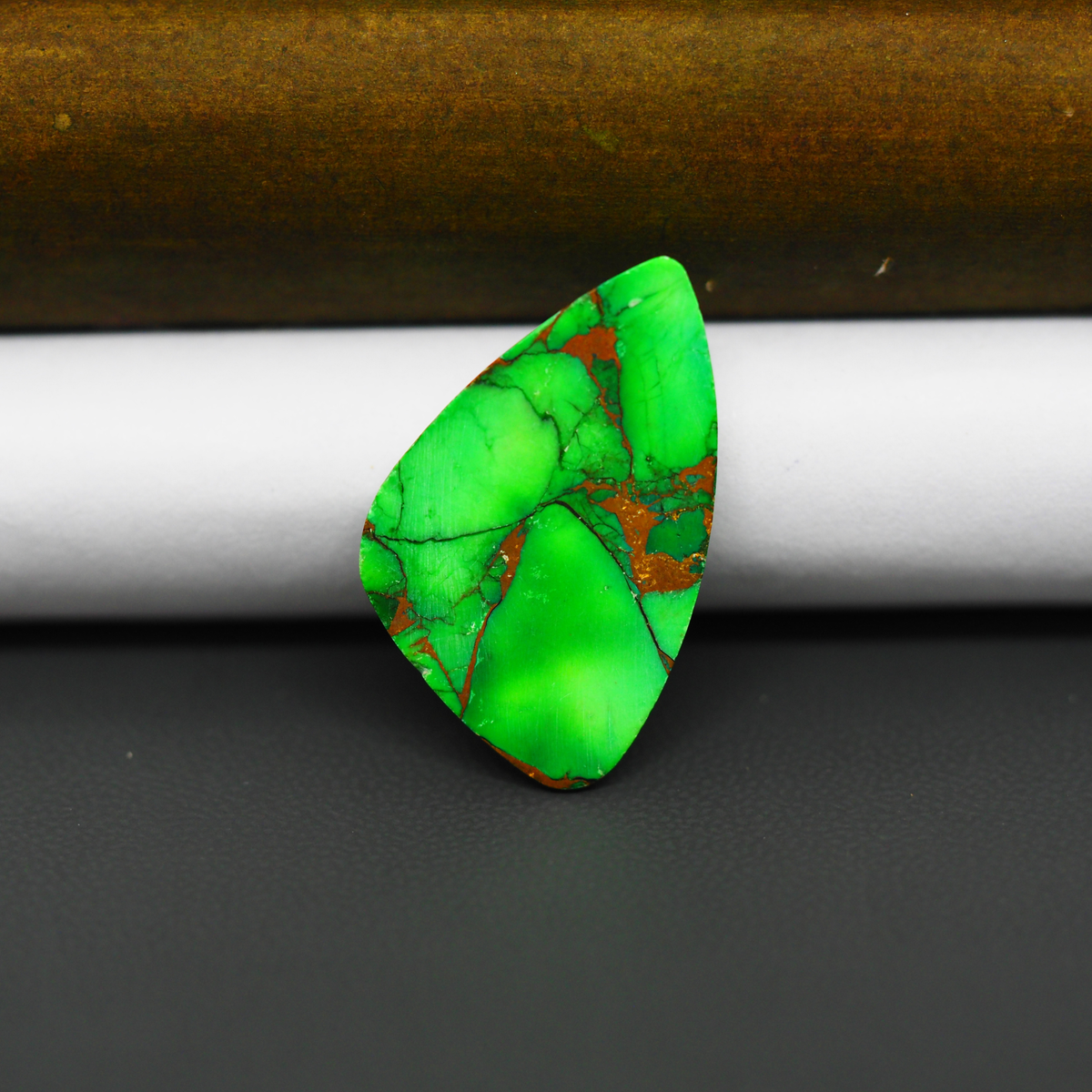 Natural Emerald Dahlia Freeform Cabochon 27x17mm 13ct - vivid green with copper matrix, ships to Europe, Japan, Canada, Australia, NZ & worldwide - Pedra Gems.