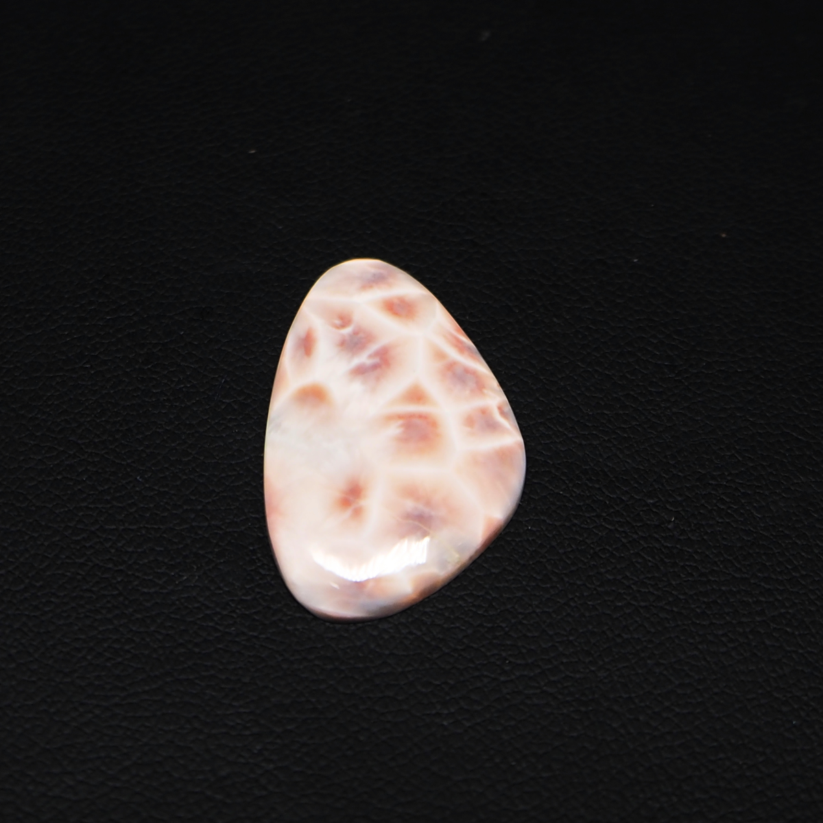 Natural Pink Natrolite (Thomsonite) Freeform Cabochon 26x17x4mm 11.5ct - view 2 - Pedra Gems