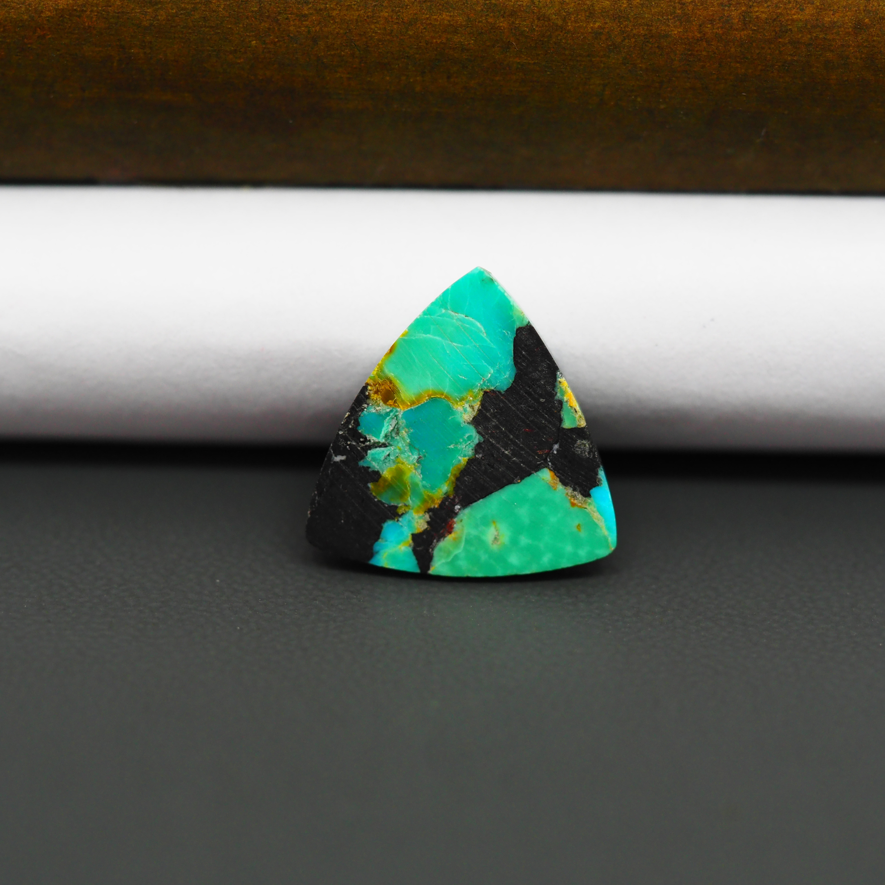 Mohave Turquoise & White Buffalo Trillion Cabochon 18x17mm 7ct - Green and Blue with Black Bands - Pedra Gems
