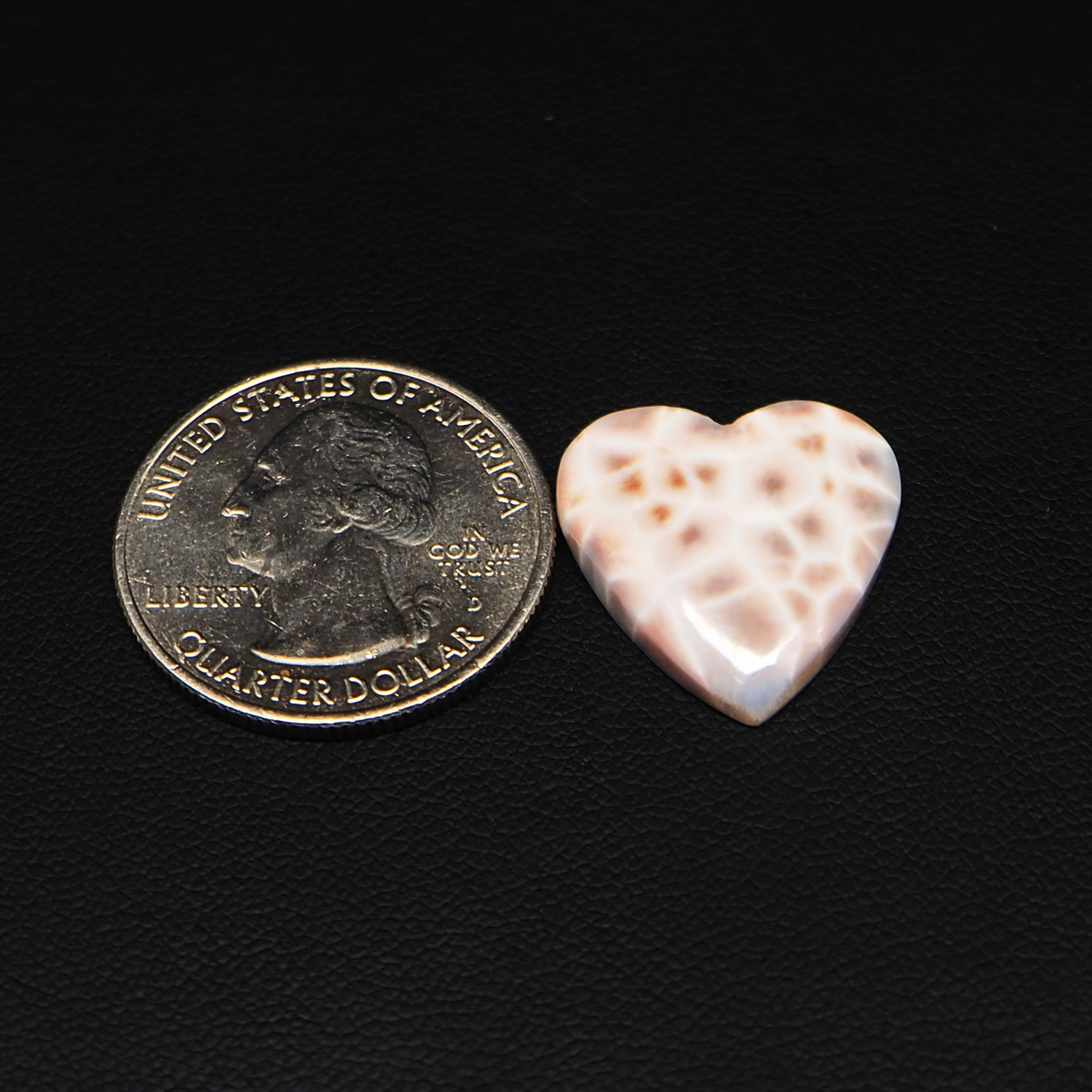 Natural Pink Natrolite (Thomsonite) Heart Cabochon 20x19x4mm 9.5ct - view 1 - Pedra Gems