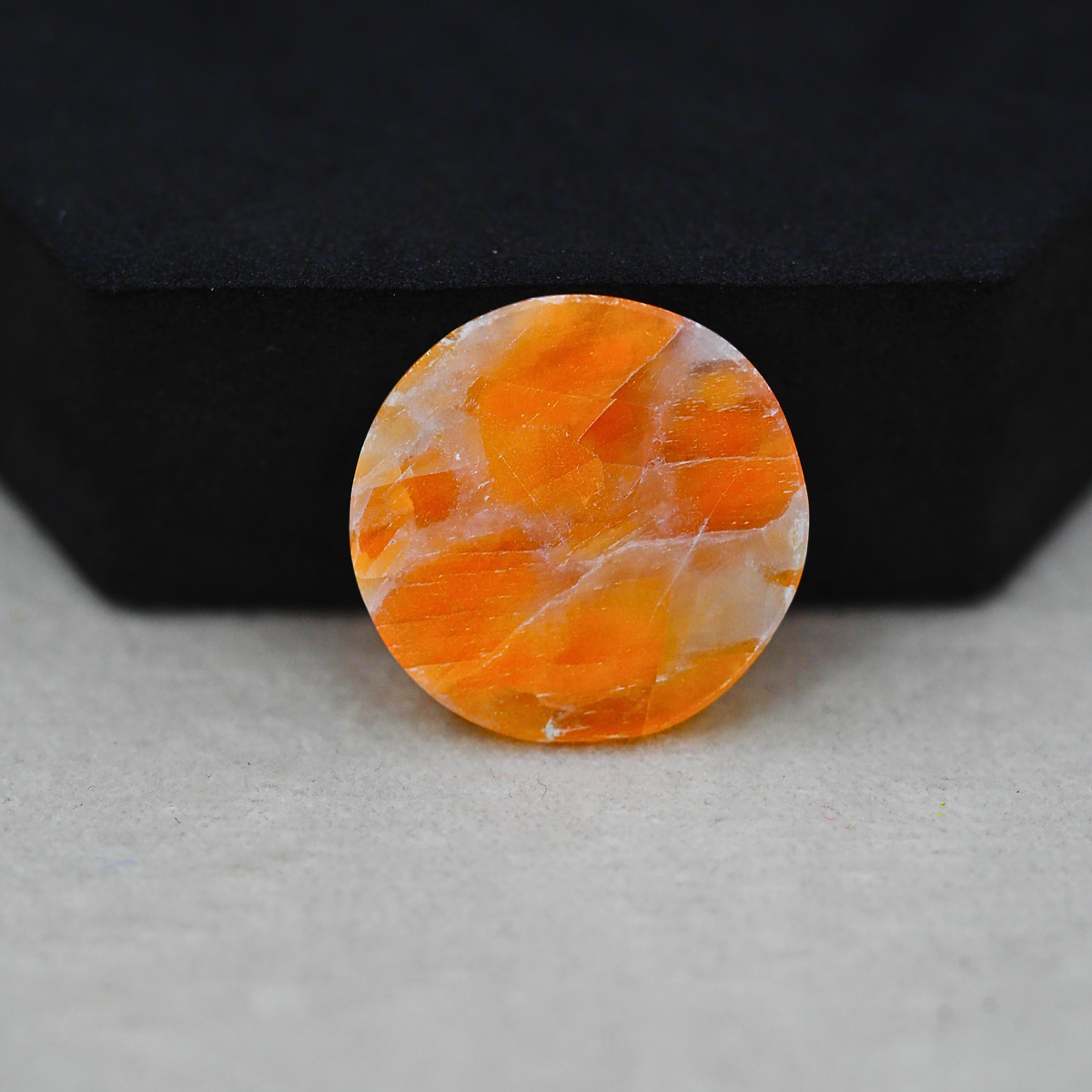 Natural Orange Calcite Round Cabochon 23x23mm 18.5ct - warm honey-orange - Pedra Gems.